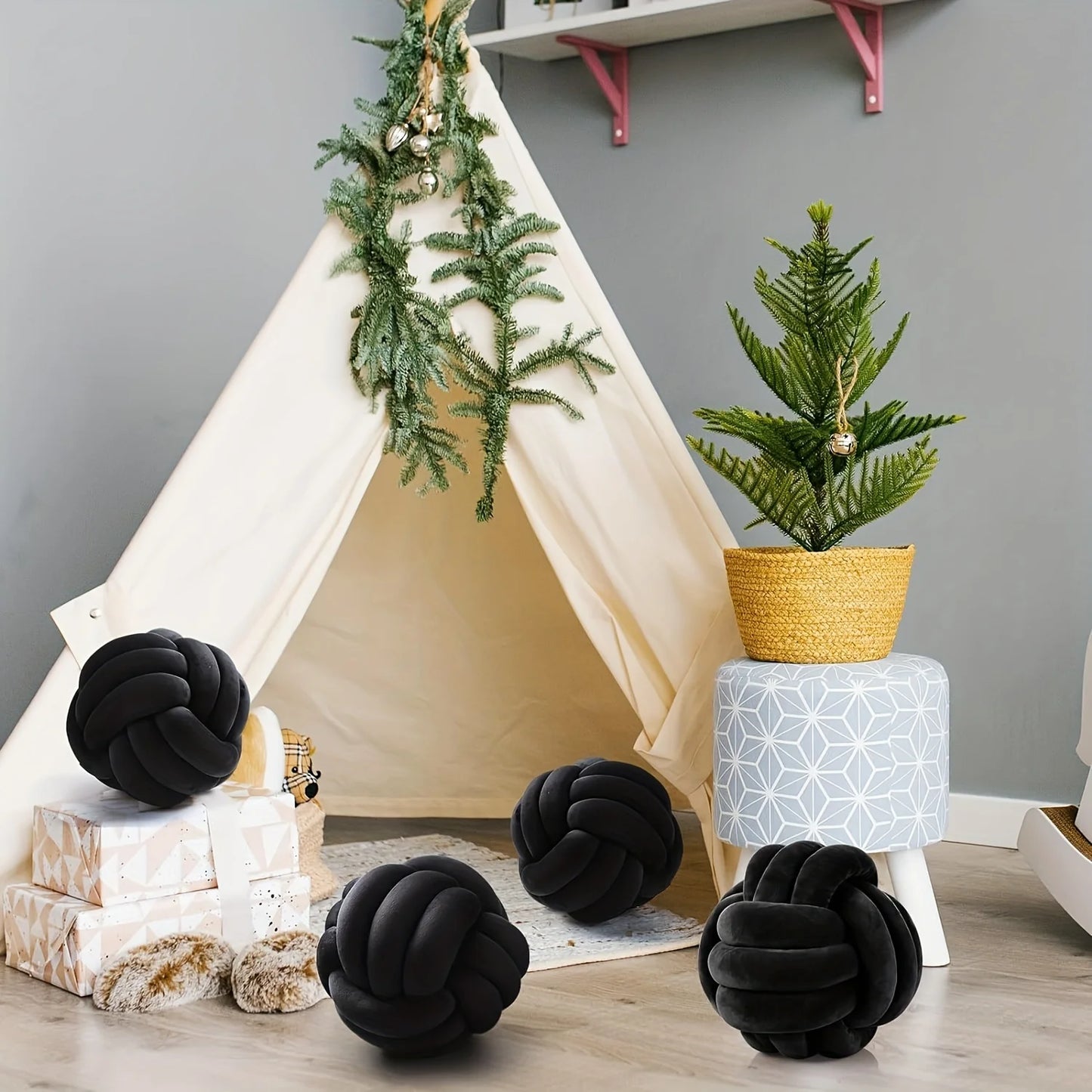 Design-Knoten-Kissen „Nordic Style“ – Handgemachtes Dekokissen in Streifenoptik