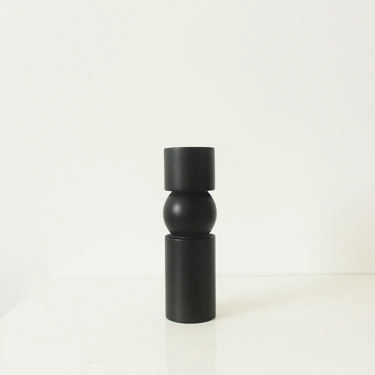 Italienischer Holz-Kerzenhalter im minimalistischen Design – Schwarze & weiße Deko-Candlesticks
