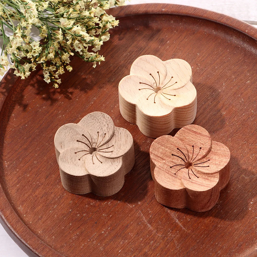 Holz-Duftstein „Silent Bloom“ – Aromatherapie-Diffusor in Blumenform für Zuhause & Auto