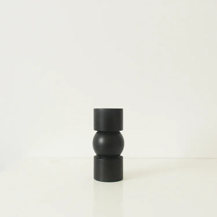 Italienischer Holz-Kerzenhalter im minimalistischen Design – Schwarze & weiße Deko-Candlesticks