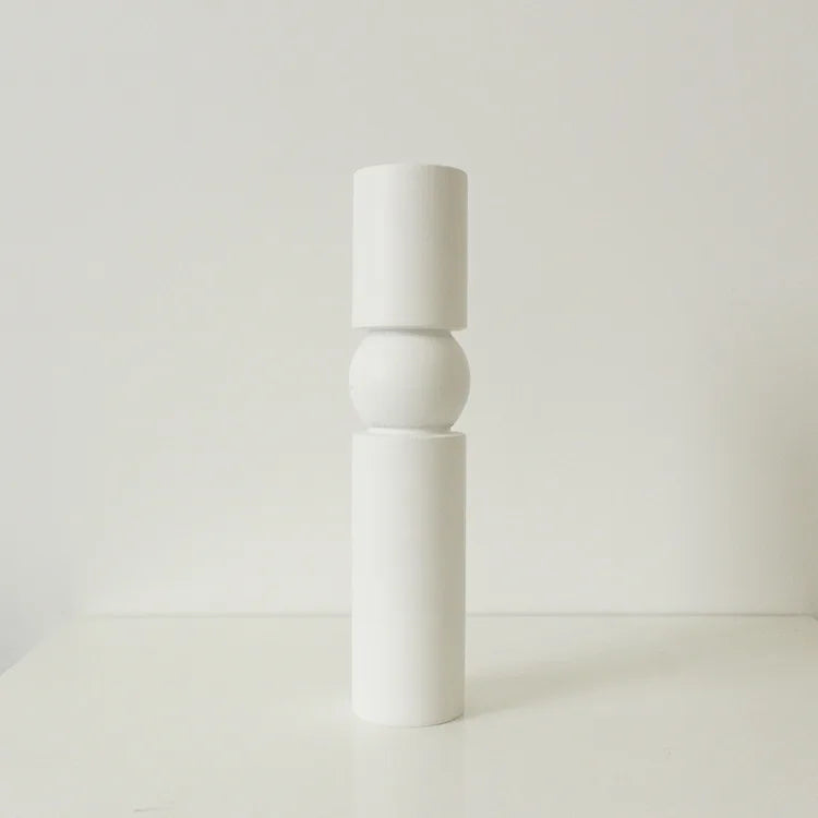 Italienischer Holz-Kerzenhalter im minimalistischen Design – Schwarze & weiße Deko-Candlesticks