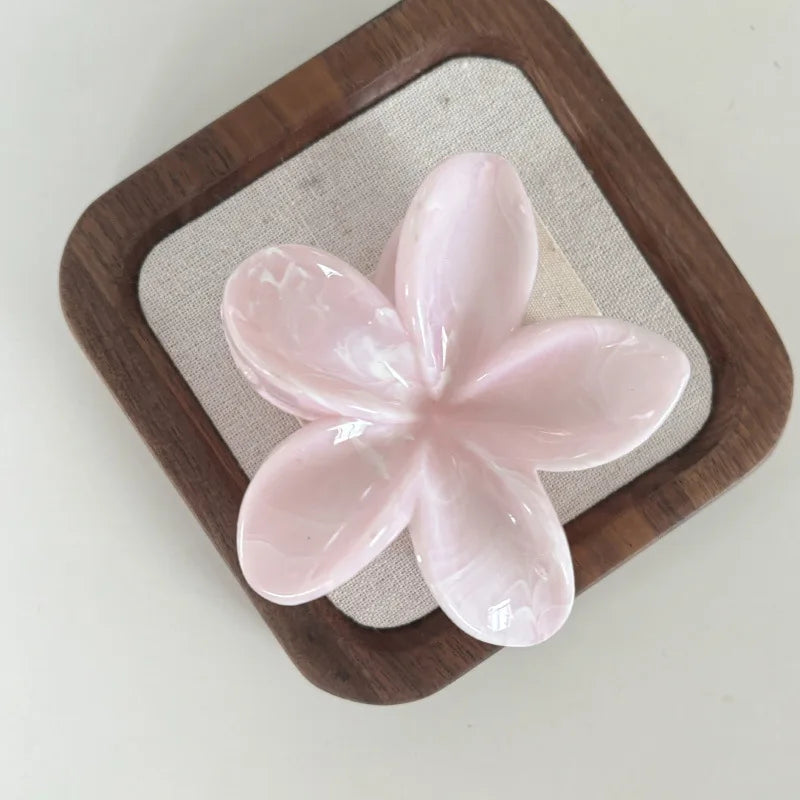 Haarspange „Blossom“ – Verspielte Blüten-Haarklaue im Retro-Stil