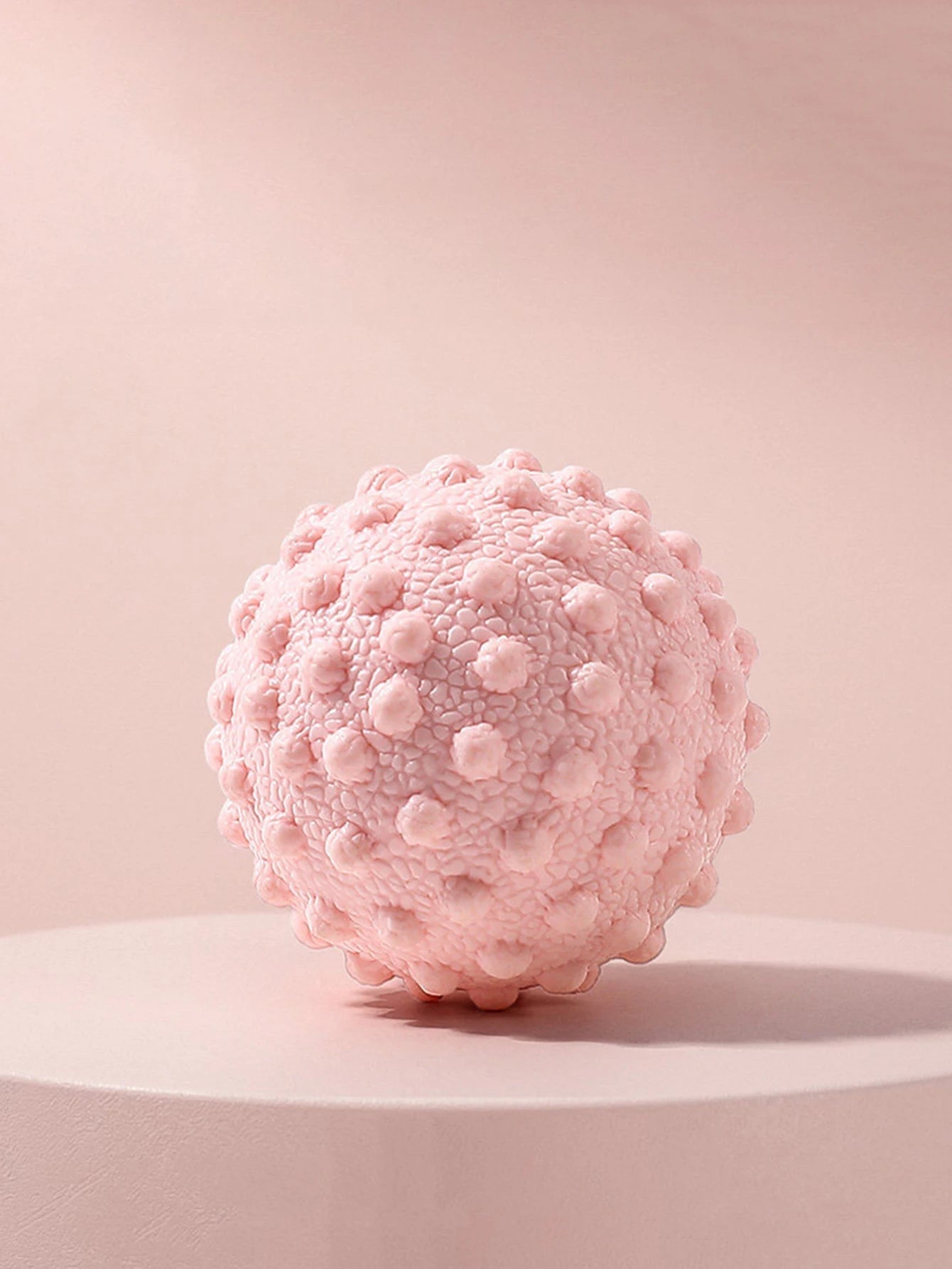 Faszienball, Massageball mit erhöhten Punkten